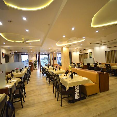 The Grand Imperial Hotel Morbi Exterior foto