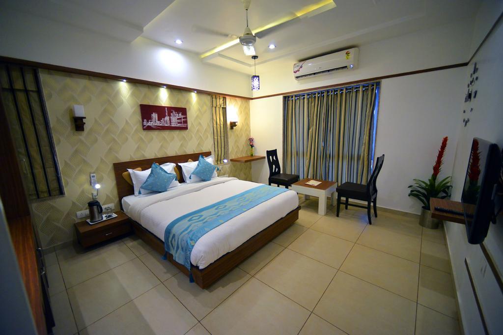 The Grand Imperial Hotel Morbi Habitación foto